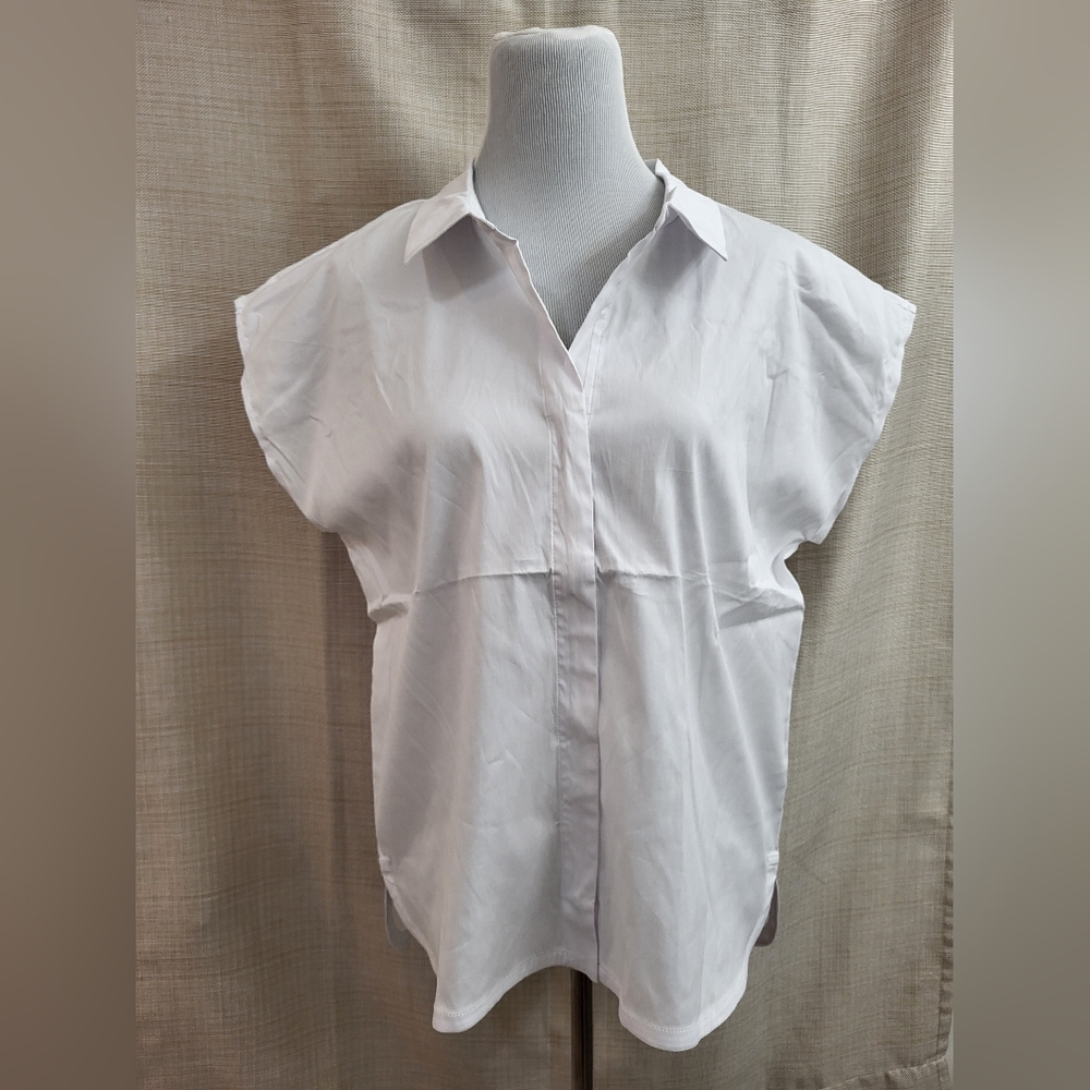 T by Talbots Women's Sleeveless V-Neck Collared Blouse Zip White Size Medium NWT